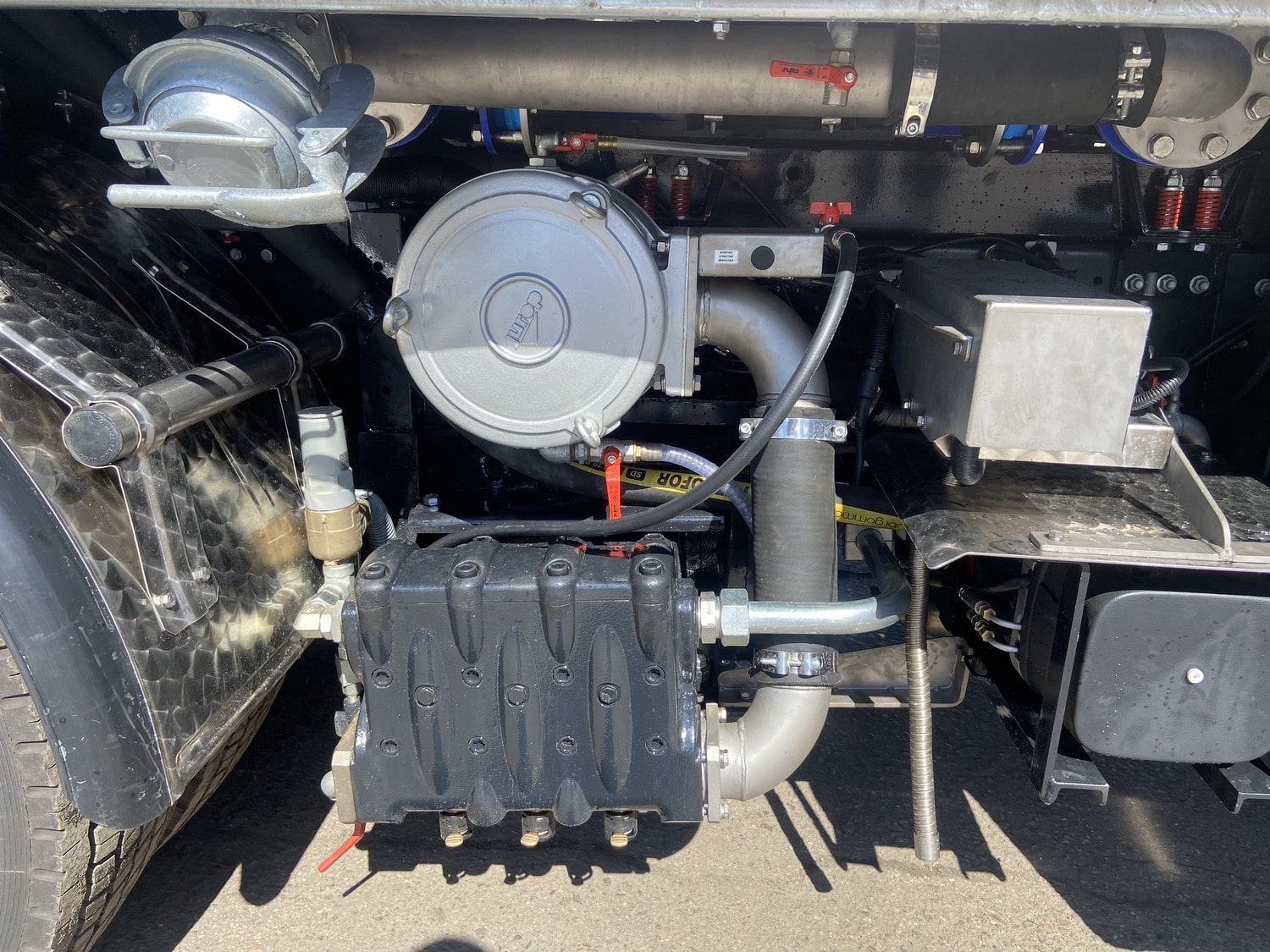 Каналопромывочная машина Jurop